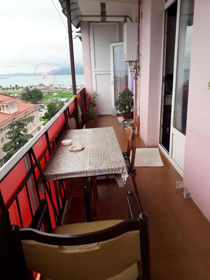 Apartment Boulevardside Batoemi Buitenkant foto
