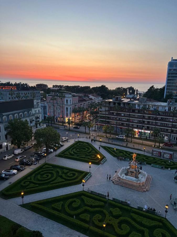 Apartment Boulevardside Batoemi Buitenkant foto